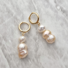 Load image into Gallery viewer, High Luster White and Pink Pearl Earrings
